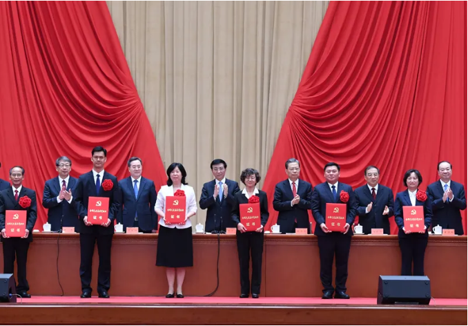 庆祝中国共产党成立100周年“七一勋章”颁授仪式在京隆重举行