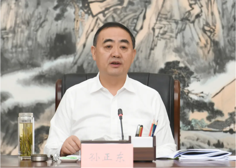 孙正东主持召开市委常委会会议，部署争创全国文明典范城市等工作！