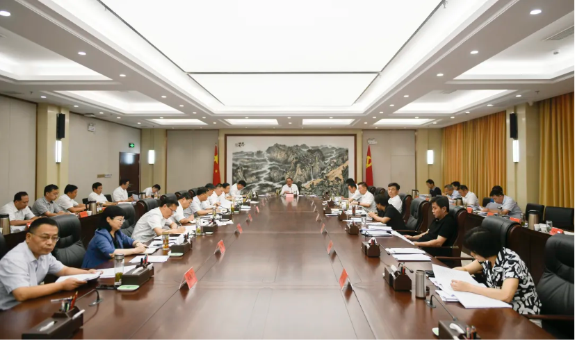 孙正东主持召开市委常委会会议，部署争创全国文明典范城市等工作！