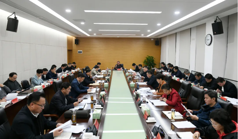 孙正东主持召开市委常委会会议，研究前三季度经济运行调度和首届投洽会等事项！