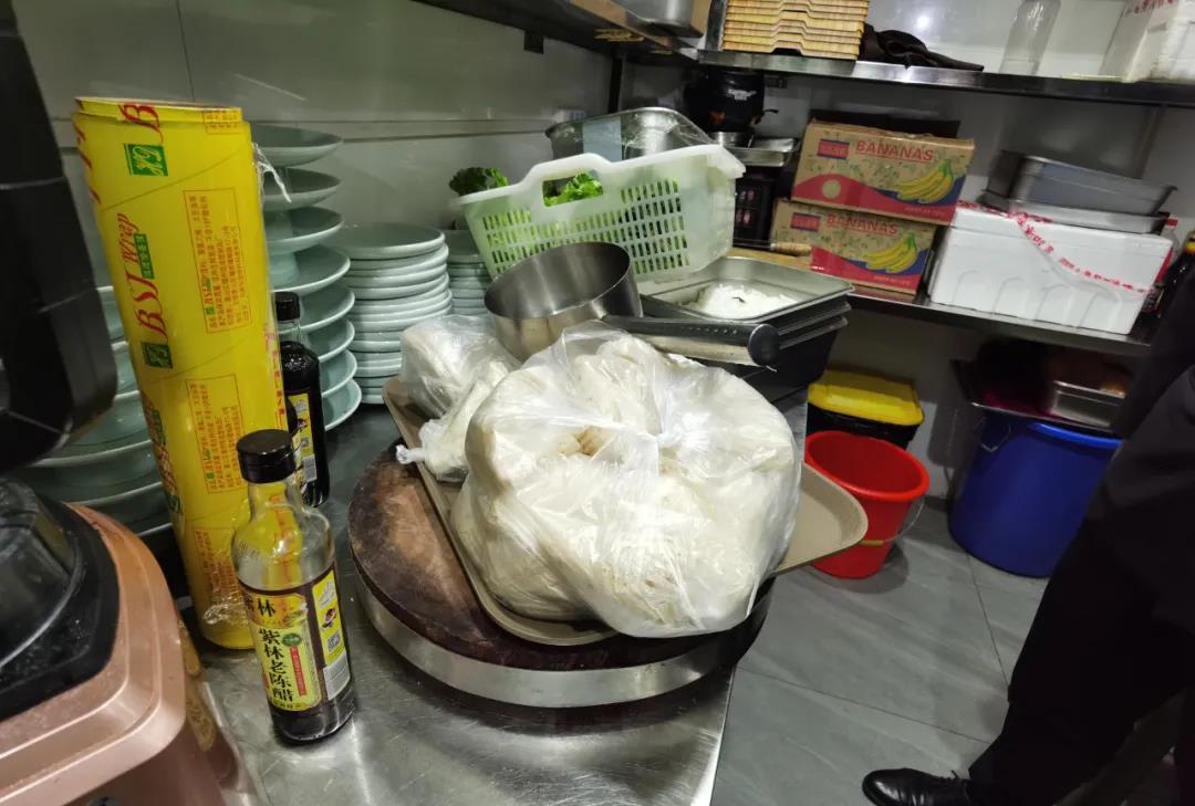 微信图片_20211106162633.jpg 阜阳这两家餐厅被突查!当场查出….