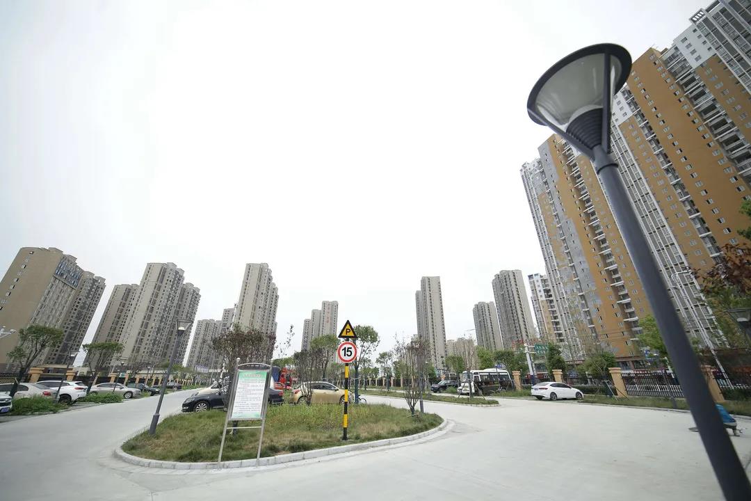 微信图片_20211115150113.jpg 到2025年,阜城将再增加3万个停车泊位!
