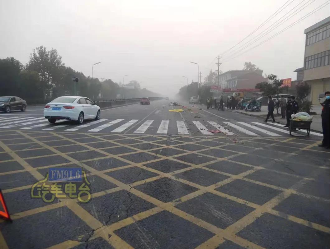 微信图片_20211116102709.jpg 致一行人当场死亡!他被阜阳警方抓到了!