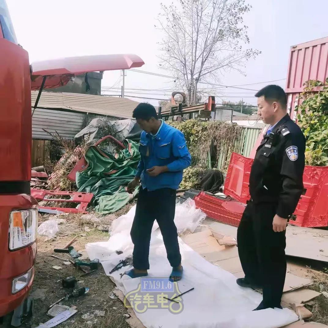 微信图片_20211116103039.jpg 致一行人当场死亡!他被阜阳警方抓到了!