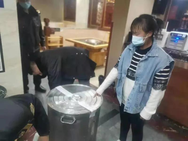 10人获刑！赔偿450万元！御龙府火锅店“地沟油”案件法院判了