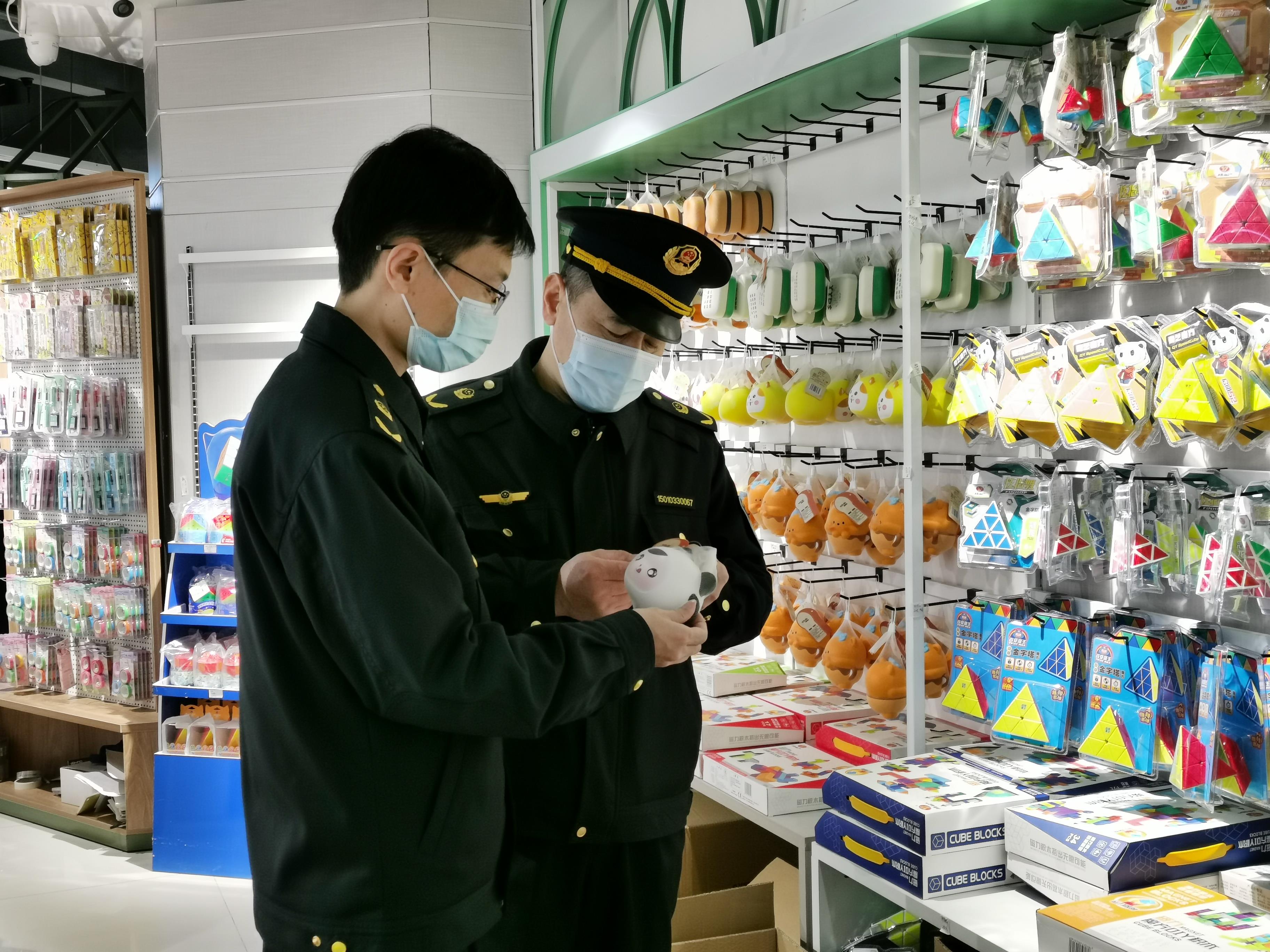 “山寨”冰墩墩涉嫌侵权 山东济南开展专项检查行动