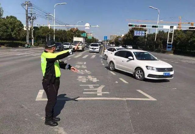 阜阳网友反映路口绿灯时间太短？安排！