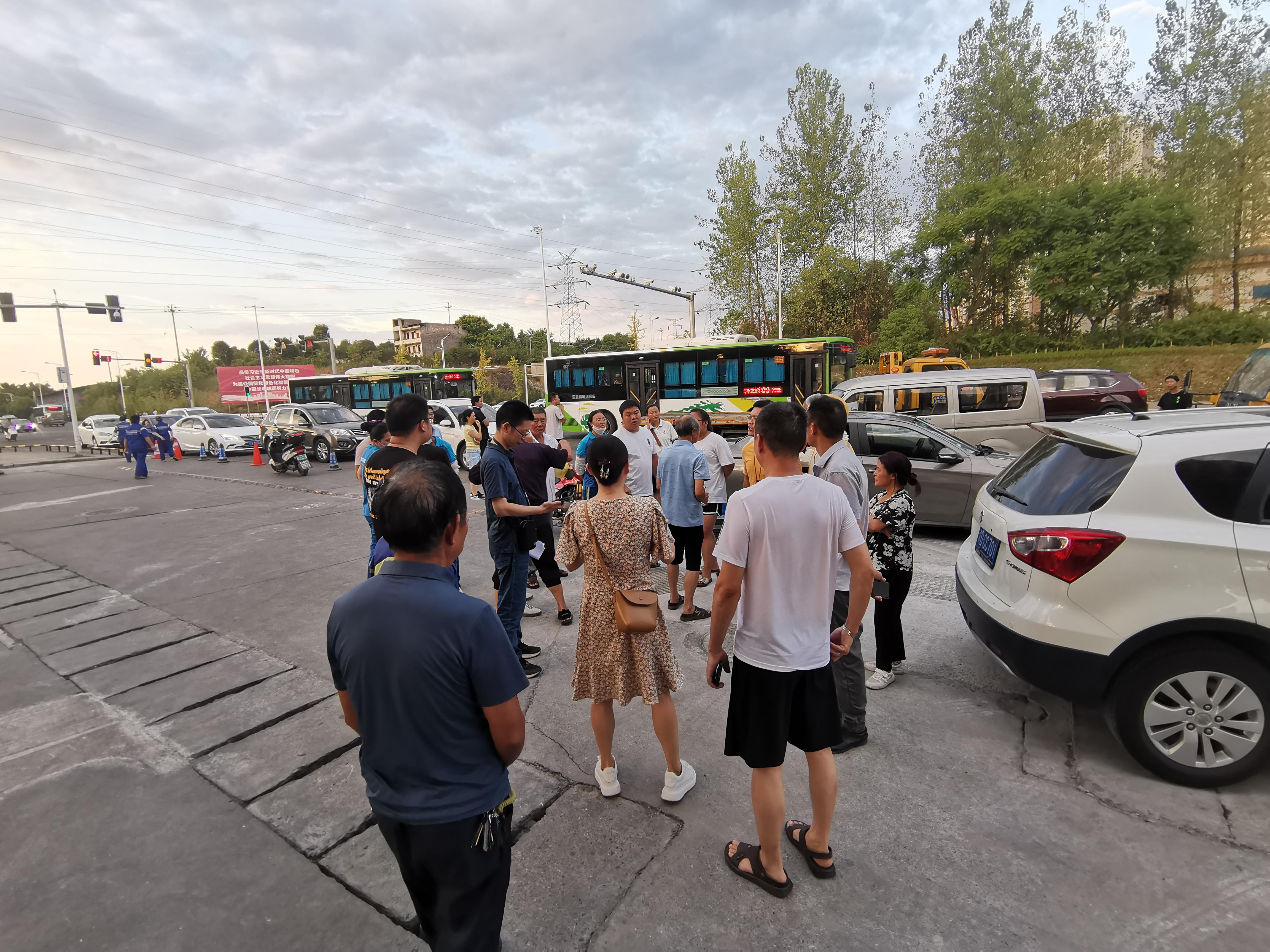 加油站卸错油管导致百车趴窝 消委会全力处置挽回车主损失