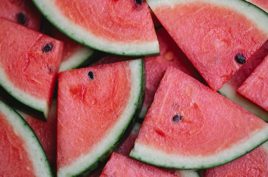 微信图片_20230704144333.jpg 保鲜膜包过的西瓜细菌爆表?记住4点,安全吃瓜!