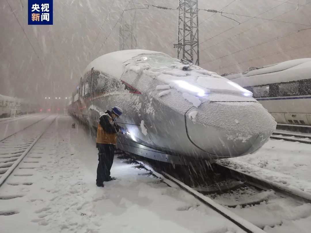 -7℃！阜阳急寻“舔雪”小分队， 今天下雪啦！还有更刺激的……