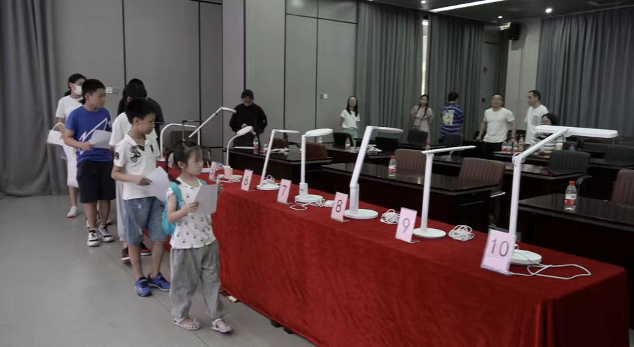 消保委测试10款儿童护眼台灯，“漾美”功率未达标